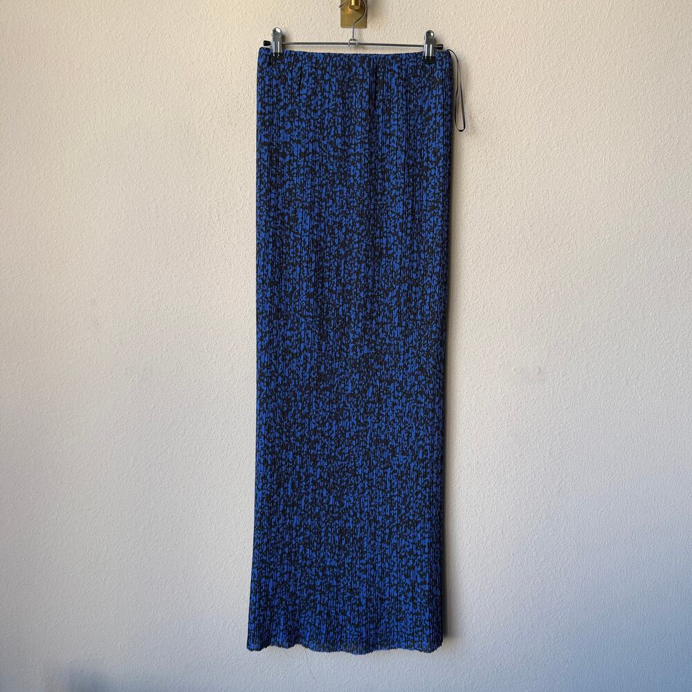 Solace London Sana Pleated Maxi Skirt in Blue Noise Size 2 - Picture 2 of 4